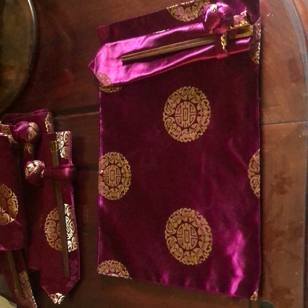Oriental satin placemat sets